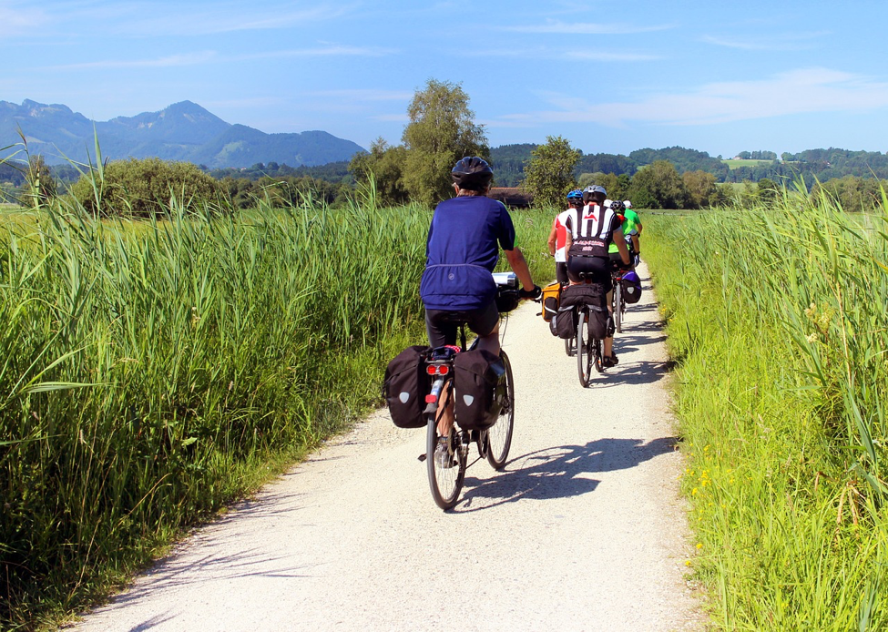 8 Excellent Reasons to Plan a Custom Bicycle Adventure with Your Family or Group This Year